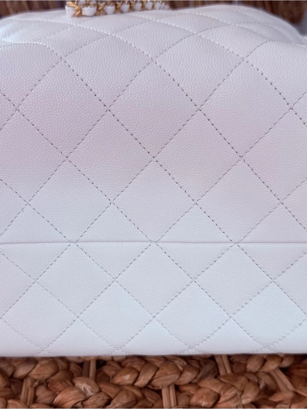 NEW Chanel 25S White Quilted Caviar Leather with Gold Hardware.  Medium.